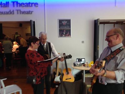 Guitar lessons at forum event